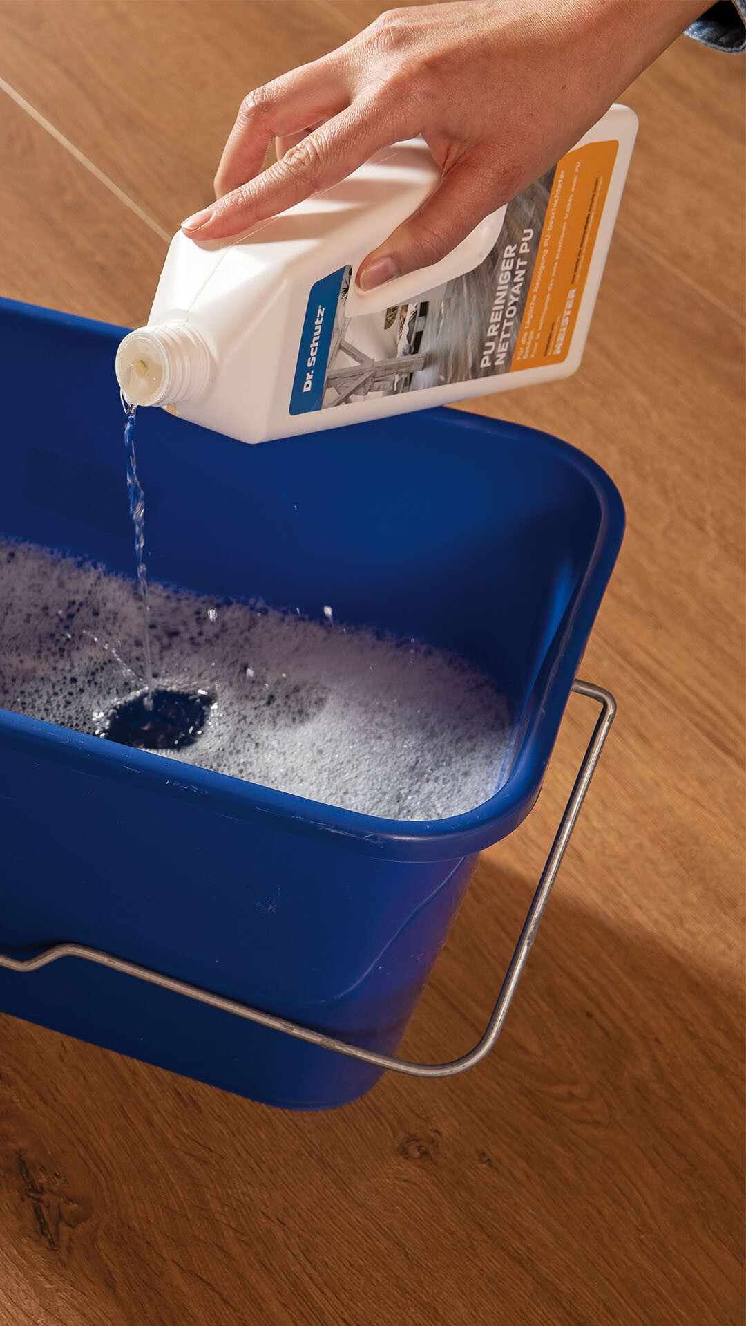 Designböden und Vinylböden reinigen und pflegen Pflege von Designböden und Vinyl